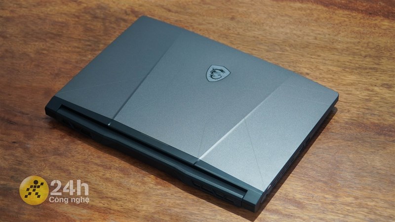 Mặt nắp lưng và chiếu nghỉ tay của MSI Gaming Pulse GL66 11UDK được cấu thành từ kim loại với dạng hoàn thiện nhám giúp thiết bị toát lên sự thanh lịch và mạnh mẽ. Mặt nắp lưng và chiếu nghỉ tay của MSI Gaming Pulse GL66 11UDK được cấu thành từ kim loại với dạng hoàn thiện nhám giúp thiết bị toát lên sự thanh lịch và mạnh mẽ.