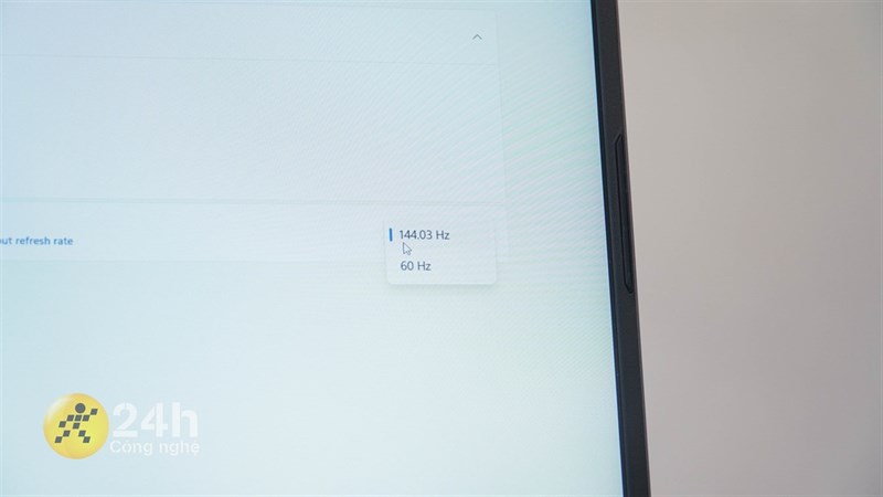 Hãng đã tập trung vào việc đẩy mạnh tần số quét của máy lên 144 Hz. Hãng đã tập trung vào việc đẩy mạnh tần số quét của máy lên 144 Hz.