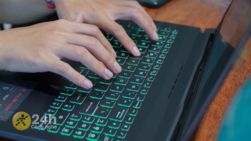 Mình thực sự đánh giá cao trải nghiệm gõ phím trên MSI Gaming Pulse GL66 11UDK đấy! Mình thực sự đánh giá cao trải nghiệm gõ phím trên MSI Gaming Pulse GL66 11UDK đấy!