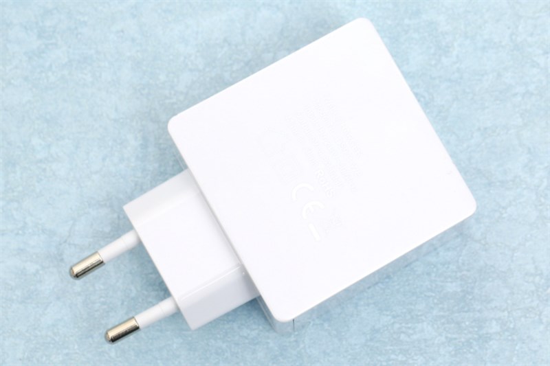 Những bộ Adapter mới nhất tháng 10, thiết kế thanh lịch, sạc nhanh khỏi bàn Những bộ Adapter mới nhất tháng 10, thiết kế thanh lịch, sạc nhanh khỏi bàn