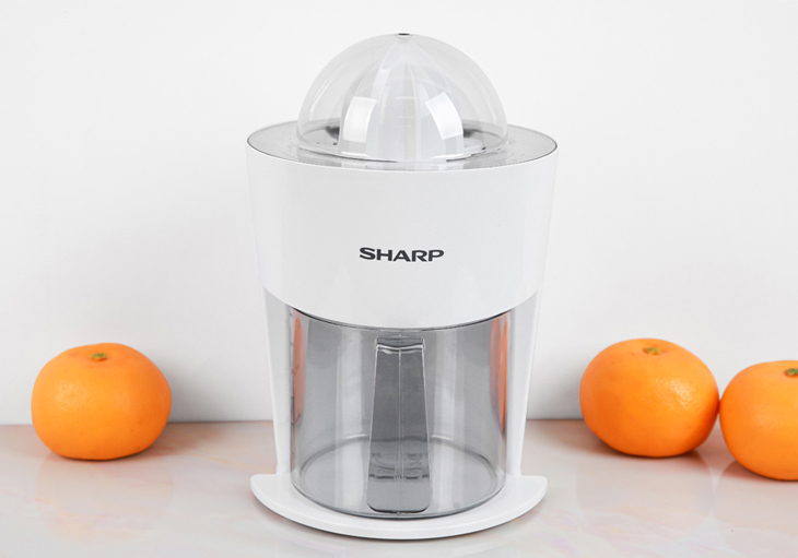 Máy vắt cam Sharp sở hữu 2 lưới lọc sơ và lọc kỹ có thể tự điều chỉnh vô cùng tiện lợi