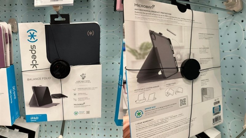 Hình ảnh ốp lưng được cho là của iPad 10 đang bày bán tại một cửa hàng ở Hoa Kỳ