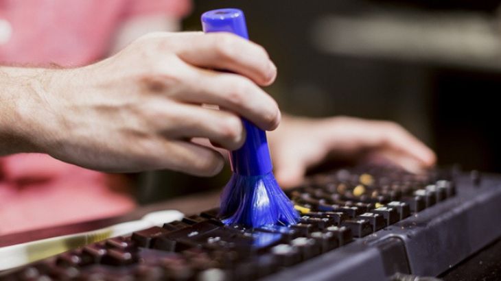 Dễ dàng vệ sinh khi sử dụng bàn phím rời Dễ dàng vệ sinh khi sử dụng bàn phím rời