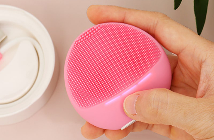 Nên rửa mặt bằng máy rửa mặt khi bạn cần làm sạch chuyên sâu