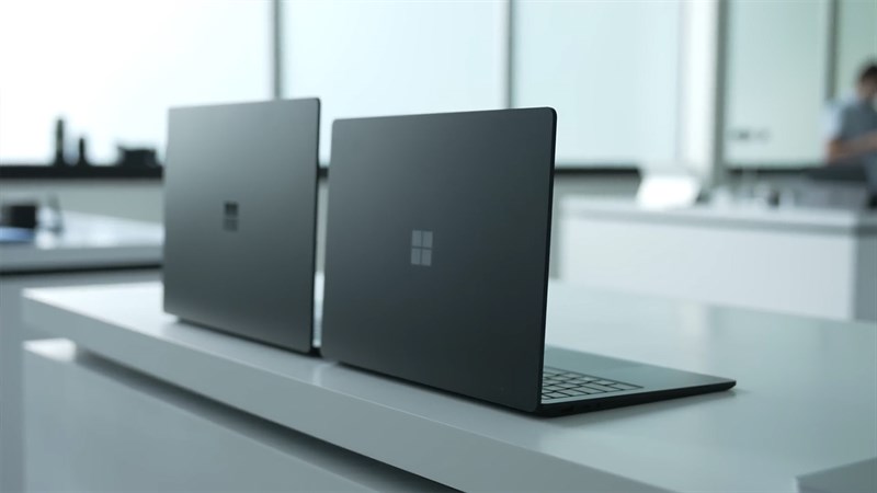 Surface Laptop 5 có thiết kế đơn giản nhưng không kém sự năng động