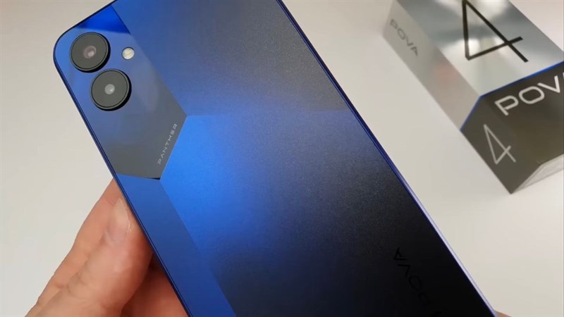 Mặt lưng Tecno Pova 4 với cách hoàn thiện mang tên Widmanstatten Prism ID.