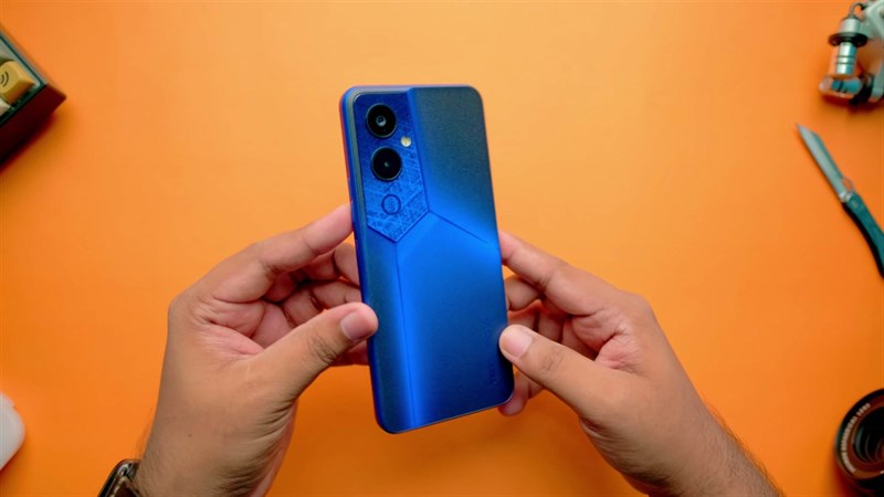Trên tay Tecno POVA 4 Pro: Hiệu năng khá, pin khủng 6.000 mAh
