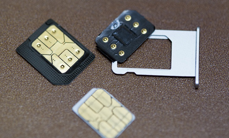 Lắp sim để kiểm tra iphone lock hay quốc tế