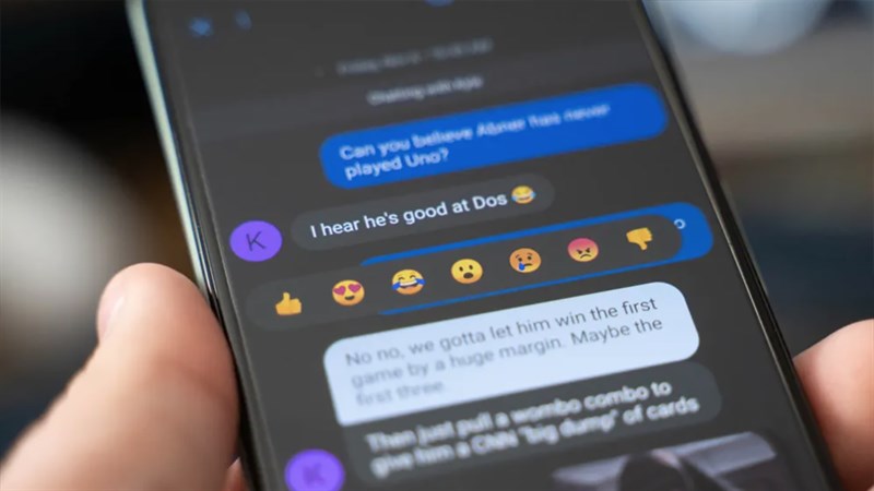Hình ảnh thả emoji trên tin nhắn