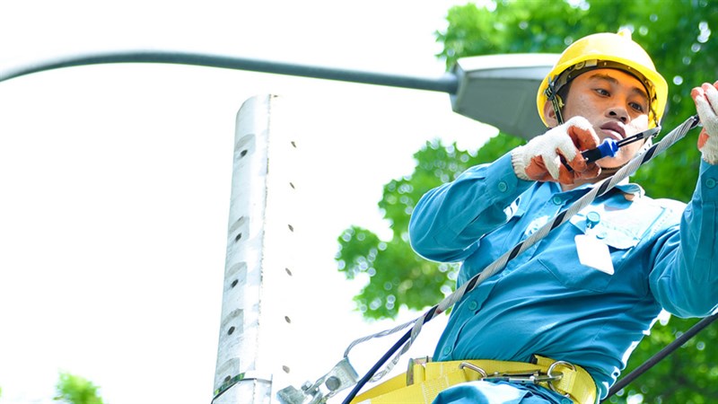 Hình ảnh triển khai hạ tầng viễn thông