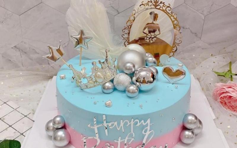 Bánh sinh nhật vương miện công chúa màu hồng, xanh