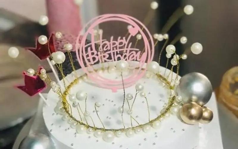 Bánh sinh nhật vương miện công chúa ngọc trai