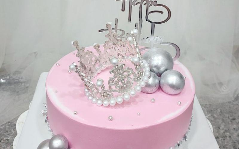 Bánh sinh nhật mini vương miện màu hồng