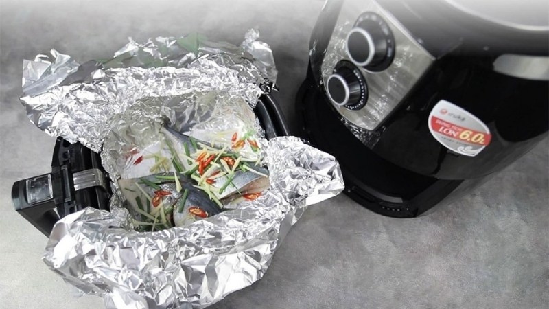 Should you line silver paper in an air fryer?