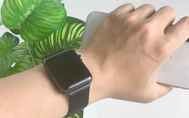 Cả hai phiên bản đều sở hữu độ dày 11.4 mm