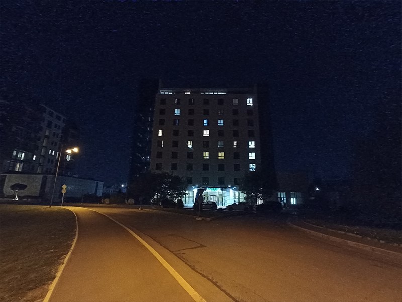 Ảnh chụp bởi camera góc siêu rộng trên POCO M5s trong điều kiện thiếu sáng