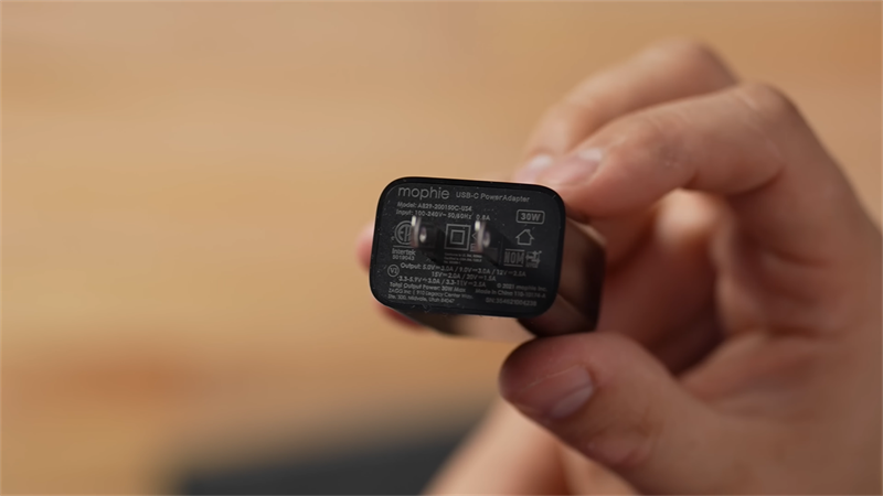 Trên tay Mophie 3-in-1 Travel Charger