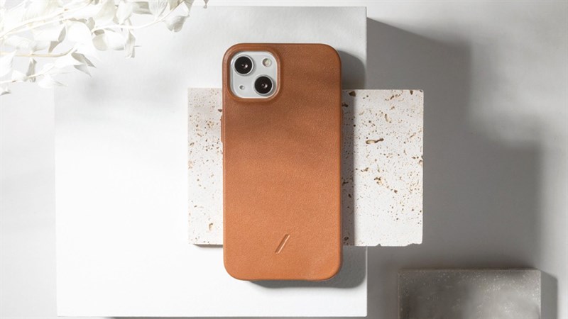 Miếng dán, ốp lưng giảm đến 50% khi mua kèm iPhone 13 series