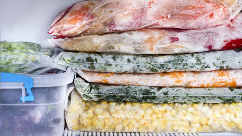 Take the food out of the freezer to prepare for defrosting