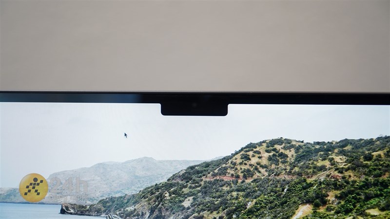 Phần webcam của MacBook Air M2 năm nay được nâng lên thành 1080p thay vì 720p ở thế hệ trước. Phần webcam của MacBook Air M2 năm nay được nâng lên thành 1080p thay vì 720p ở thế hệ trước.