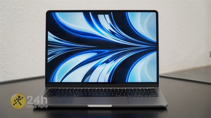 Thiết kế, hiệu năng, thời lượng pin đều được cải thiện trên MacBook Air M2. Thiết kế, hiệu năng, thời lượng pin đều được cải thiện trên MacBook Air M2.