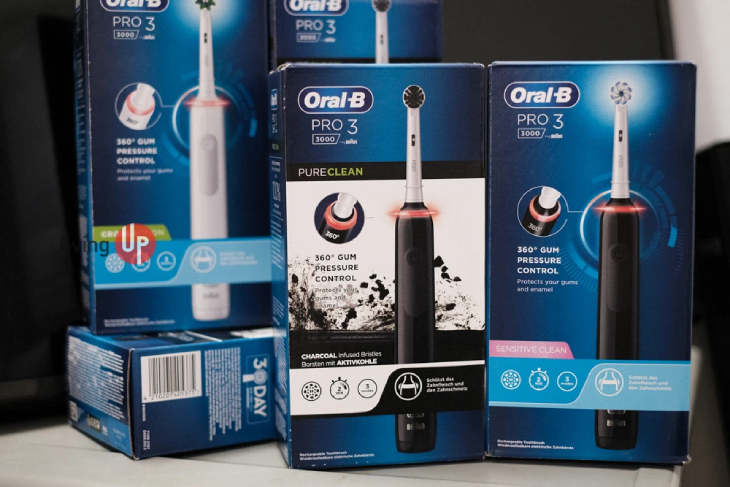 Bàn chải điện Oral-B Pro 3 3000 trang bị cảm biến áp suất lên nướu hiển thị 360 độ