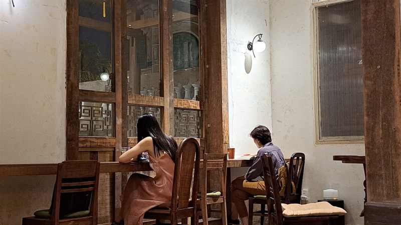 Cùng Samsung Galaxy A53 5G la cà quán cafe xinh với camera OIS chụp siêu đỉnh