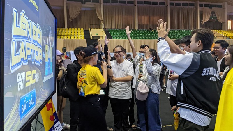 Hòa mình vào không gian công nghệ sự kiện Laptop Acer