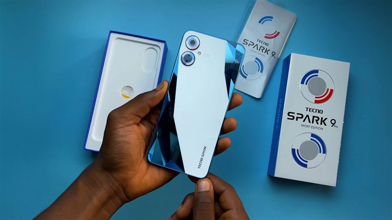 Trên tay Tecno Spark 9 Pro Sport Edition Trên tay Tecno Spark 9 Pro Sport Edition
