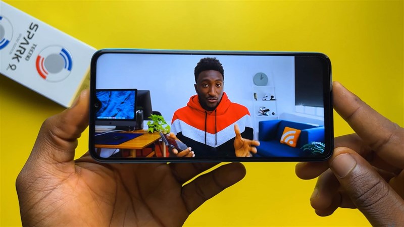 Trên tay Tecno Spark 9 Pro Sport Edition Trên tay Tecno Spark 9 Pro Sport Edition