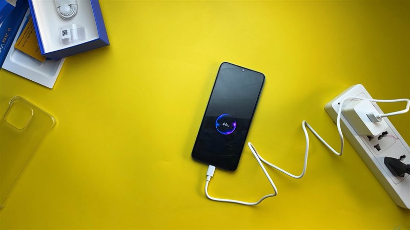 Trên tay Tecno Spark 9 Pro Sport Edition Trên tay Tecno Spark 9 Pro Sport Edition