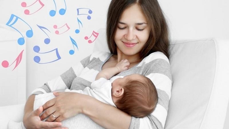 Nguyên tắc "5 phút ôm bé đi lại nhẹ nhàng và 8 phút ngồi ôm bé" giúp trẻ ngủ ngon