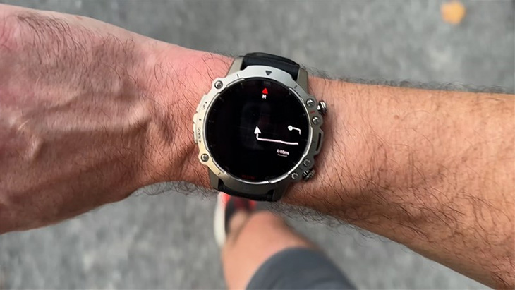 Amazfit Falcon cũng có khả năng định vị GPS cực kỳ chính xác