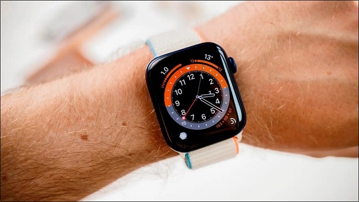 Người dùng thích màn hình kích thước lớn nên tham khảo Apple Watch 42mm