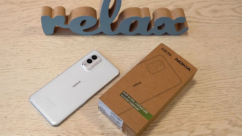 Mặt sau của Nokia X30 5G chỉ được làm từ nhựa nhưng sẽ rất khó để bạn nhận ra điều này.