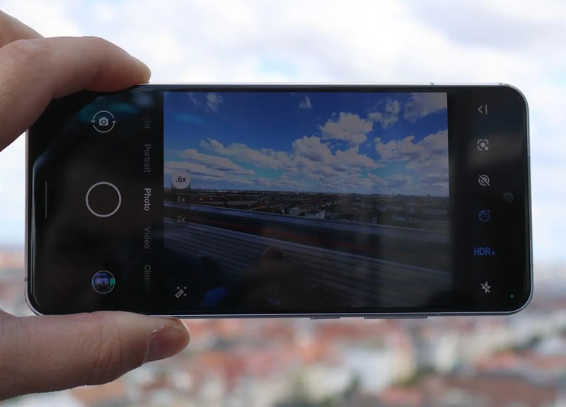 Khả năng quay video của Nokia X30 5G ở mức tạm ổn với điểm yếu nằm ở nền tảng khi chỉ có thể quay tối đa 1080p ở 60 fps.