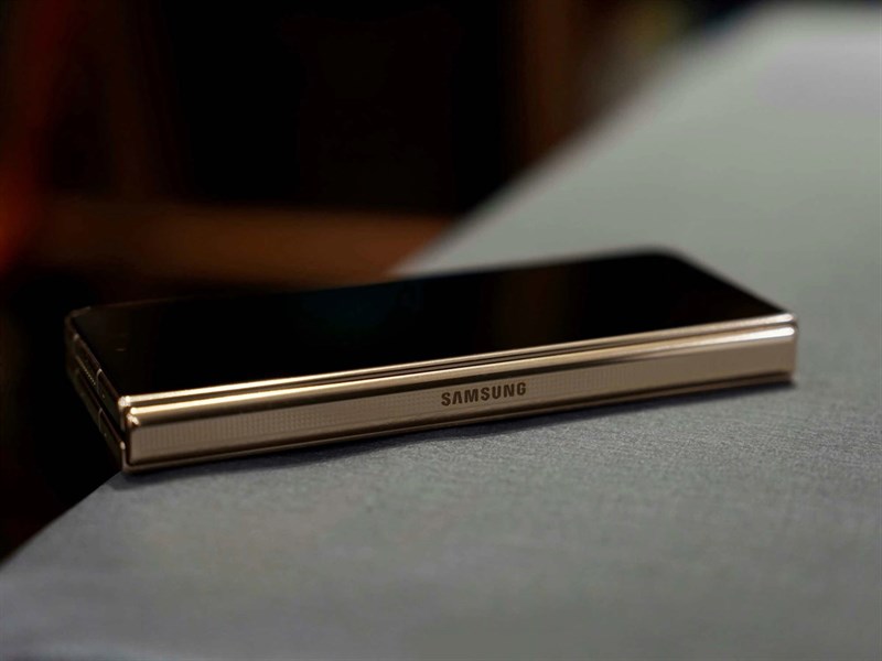Trên tay Samsung Galaxy W23 series
