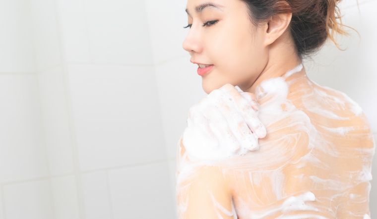 Sau sinh mẹ bỉm kiêng nước lạnh bao lâu thì được?