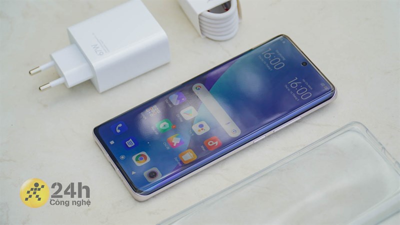 Mua ngay kẻo lỡ, smartphone hỗ trợ sạc không dây kèm sạc siêu nhanh Mua ngay kẻo lỡ, smartphone hỗ trợ sạc không dây kèm sạc siêu nhanh