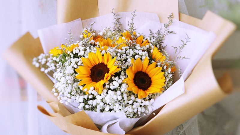 Sunflower bouquet and baby breath