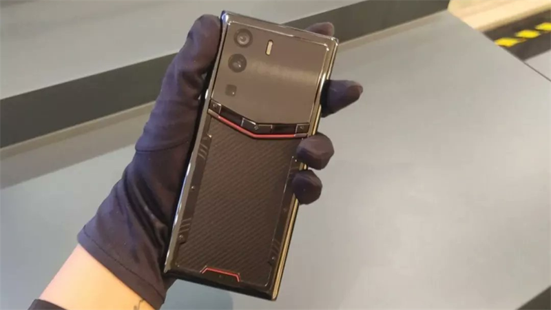 VERTU METAVERTU - Mẫu điện thoại xa xỉ bậc nhất có Web3 đầu tiên trên thế giới