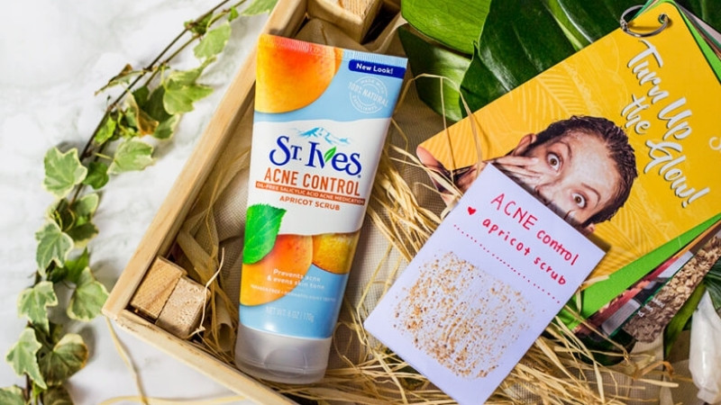 Review sữa rửa mặt ngăn ngừa mụn ST.IVES chiết xuất trái mơ