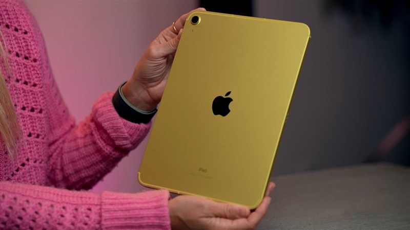 iPad 10 2022 sở hữu cho mình một thân hình cực kỳ mỏng, gọn, nhẹ