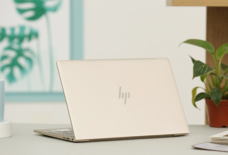 HP laptop with high aesthetic value made from aluminum alloy casing