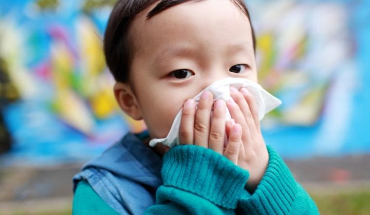 Cách phân biệt bệnh viêm xoang và viêm đường hô hấp trên 