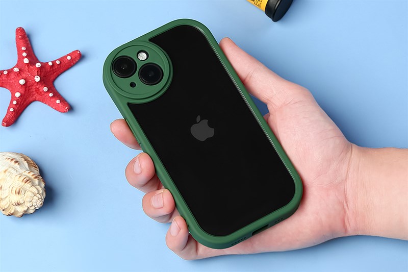 Phần viền bằng nhựa dẻo cho cảm giác cầm nắm cực kỳ thân thiện.