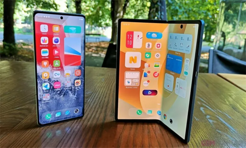 Chưa rõ mặt trước iQOO 11 Series sẽ có phần khuyết như thế nào - Ảnh UKDailyNews Chưa rõ mặt trước iQOO 11 Series sẽ có phần khuyết như thế nào - Ảnh UKDailyNews