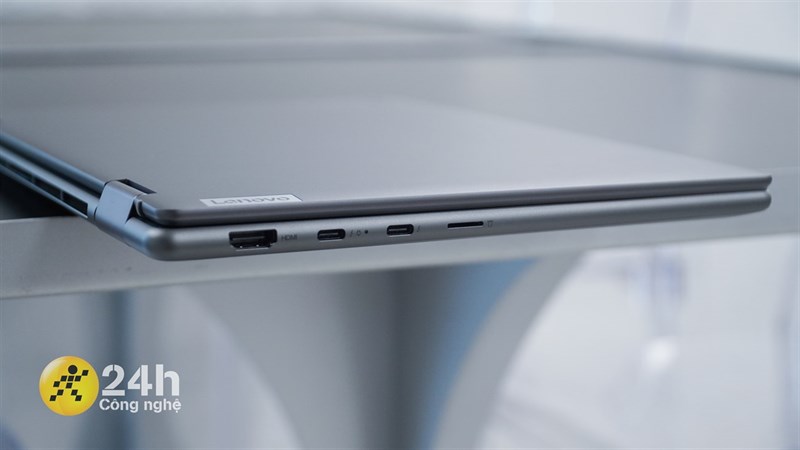 Cạnh trái của Lenovo Yoga Slim 7 14IAL7. Cạnh trái của Lenovo Yoga Slim 7 14IAL7.