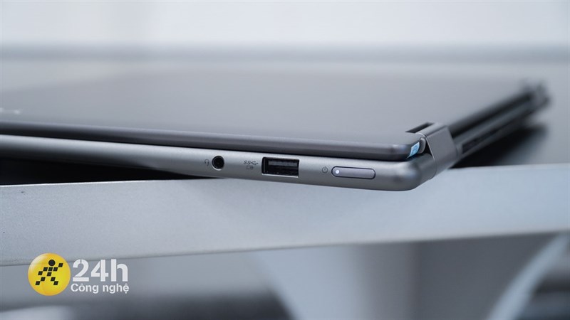Cạnh phải của Lenovo Yoga Slim 7 14IAL7. Cạnh phải của Lenovo Yoga Slim 7 14IAL7.