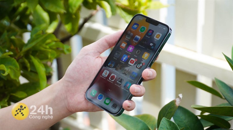 Loạt smartphone dung lượng khủng chuyên quay chụp đang có giá siêu mềm